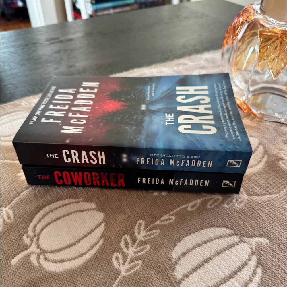 Freida McFadden Book Set - The Crash & The Coworker - Picture 1 of 3